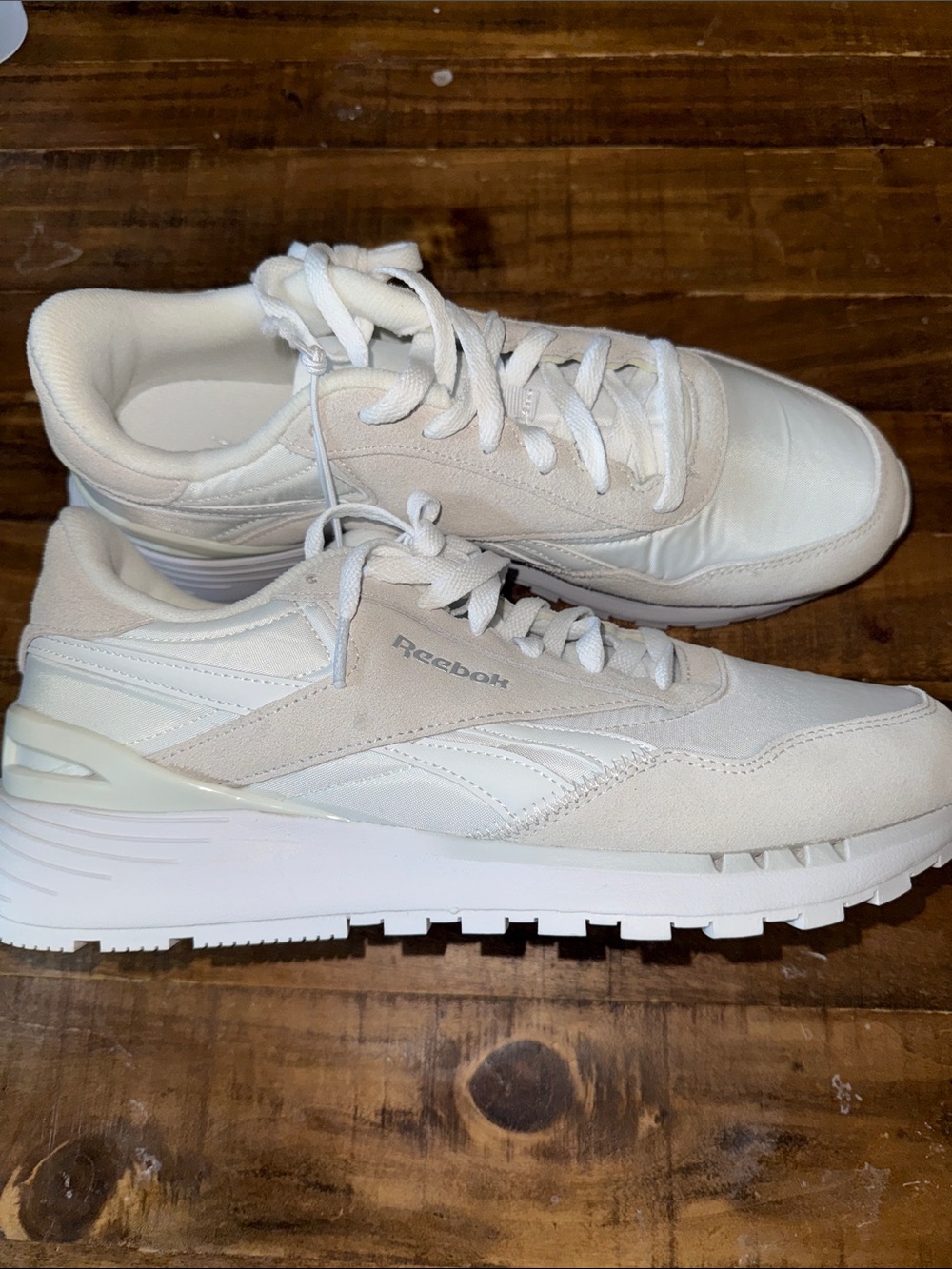 10.5 Reebok GL1100 Sneaker.  New without Tags.